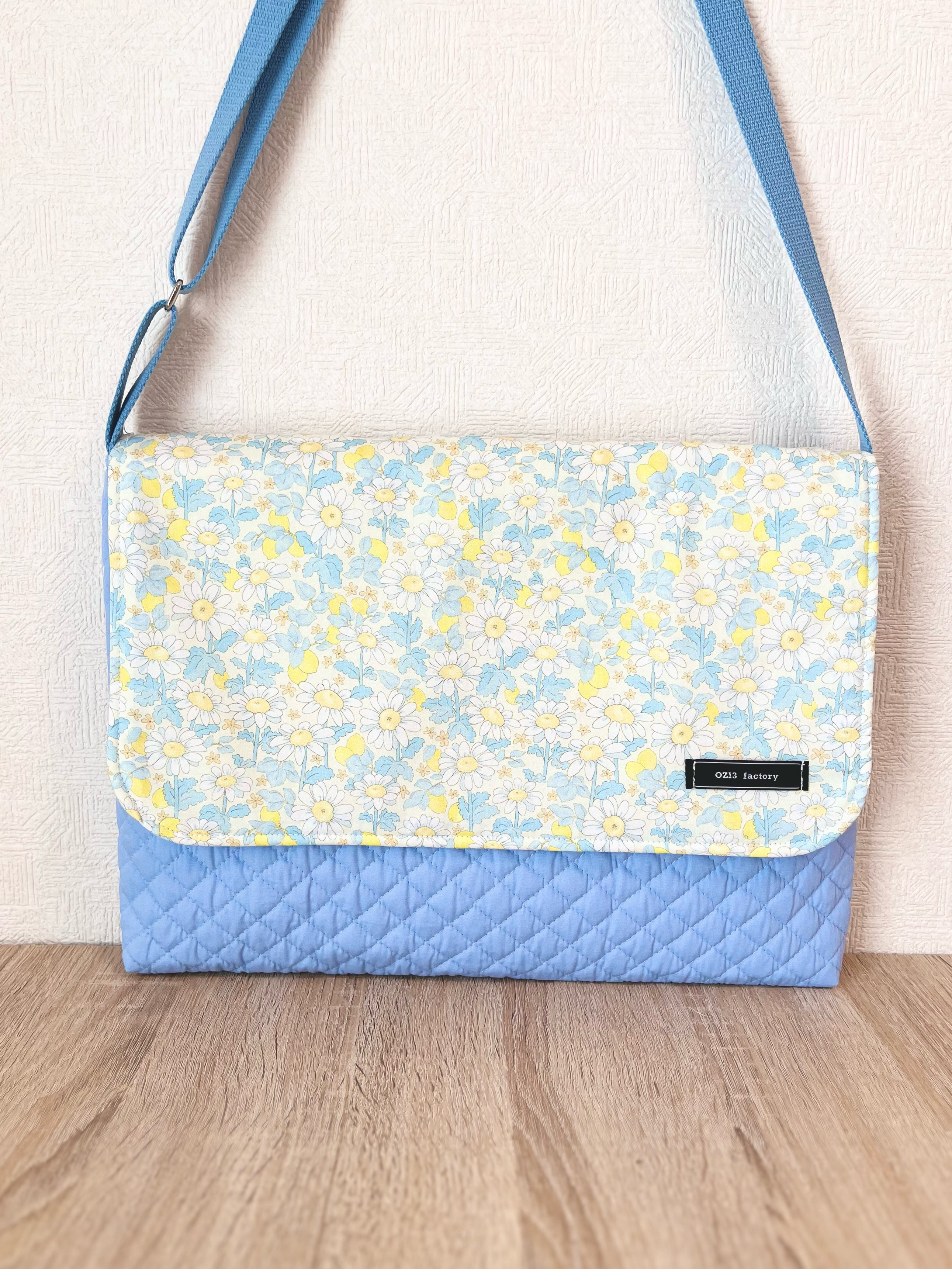 図書袋　ブルーレモンフラワーズ×スカイブルーキルト