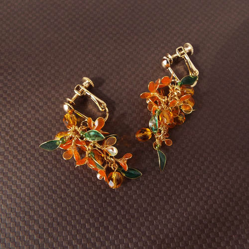 （送料無料）MARIページ 揺れる金木犀イヤリング＋バレッタ2点 送料無料）MARIページ 揺れる金木犀イヤリング＋バレッタ2点