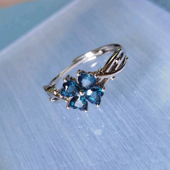 「ミッドナイトブルーよつ葉」トパーズ　普段使いリング　つけっぱなしOK♪ 1枚目の画像