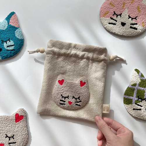 カラフルねこ 巾着袋 ポーチ メイクポーチ サニタリーポーチ