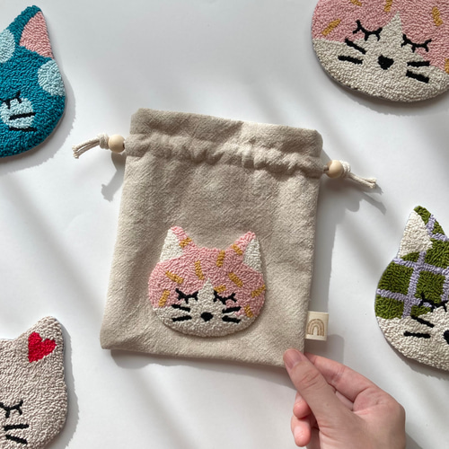 カラフルねこ 巾着袋 ポーチ メイクポーチ サニタリーポーチ