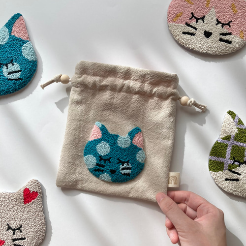 カラフルねこ 巾着袋 ポーチ メイクポーチ サニタリーポーチ