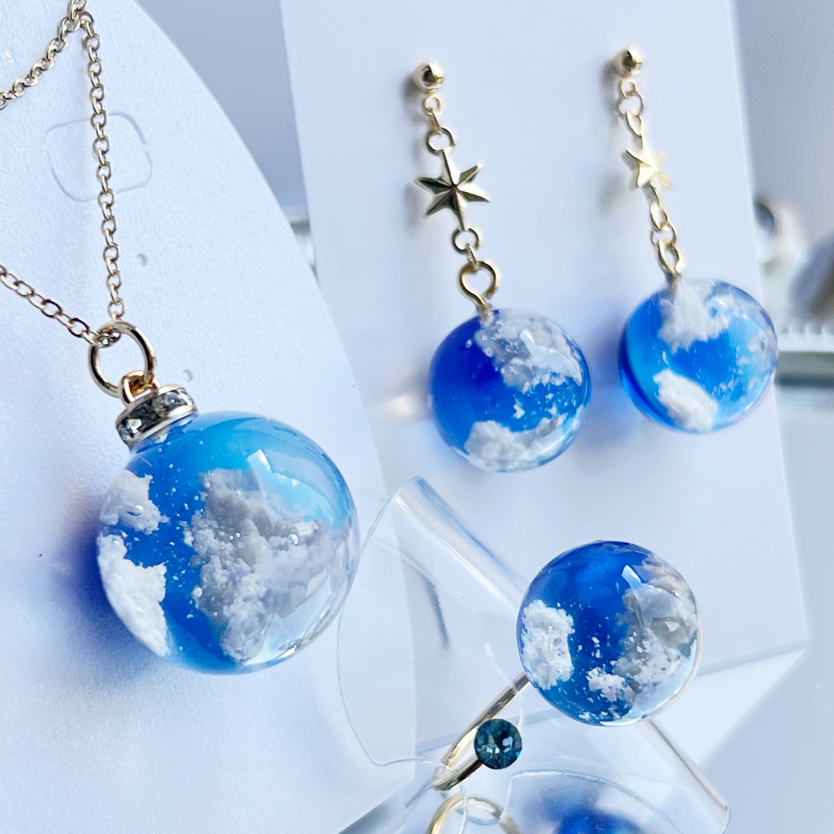 Creema限定新春福袋〈竹〉蓄光タイプ　青空をひとすくい　レジンの空玉アクセサリー3点セット　数量限定　暗闇で光る