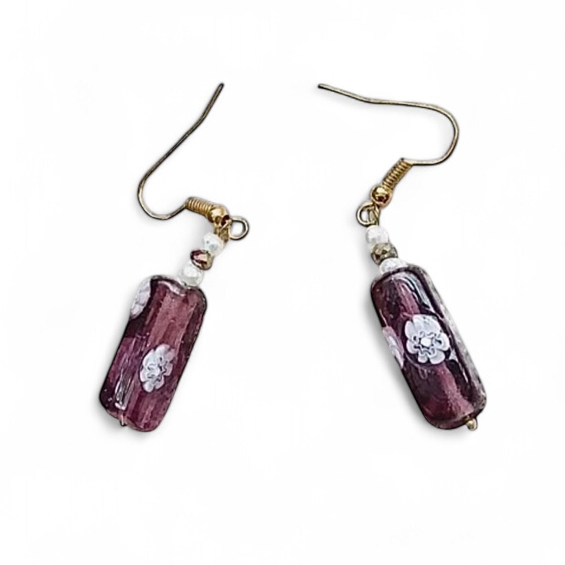 葡萄色スクエアピアス