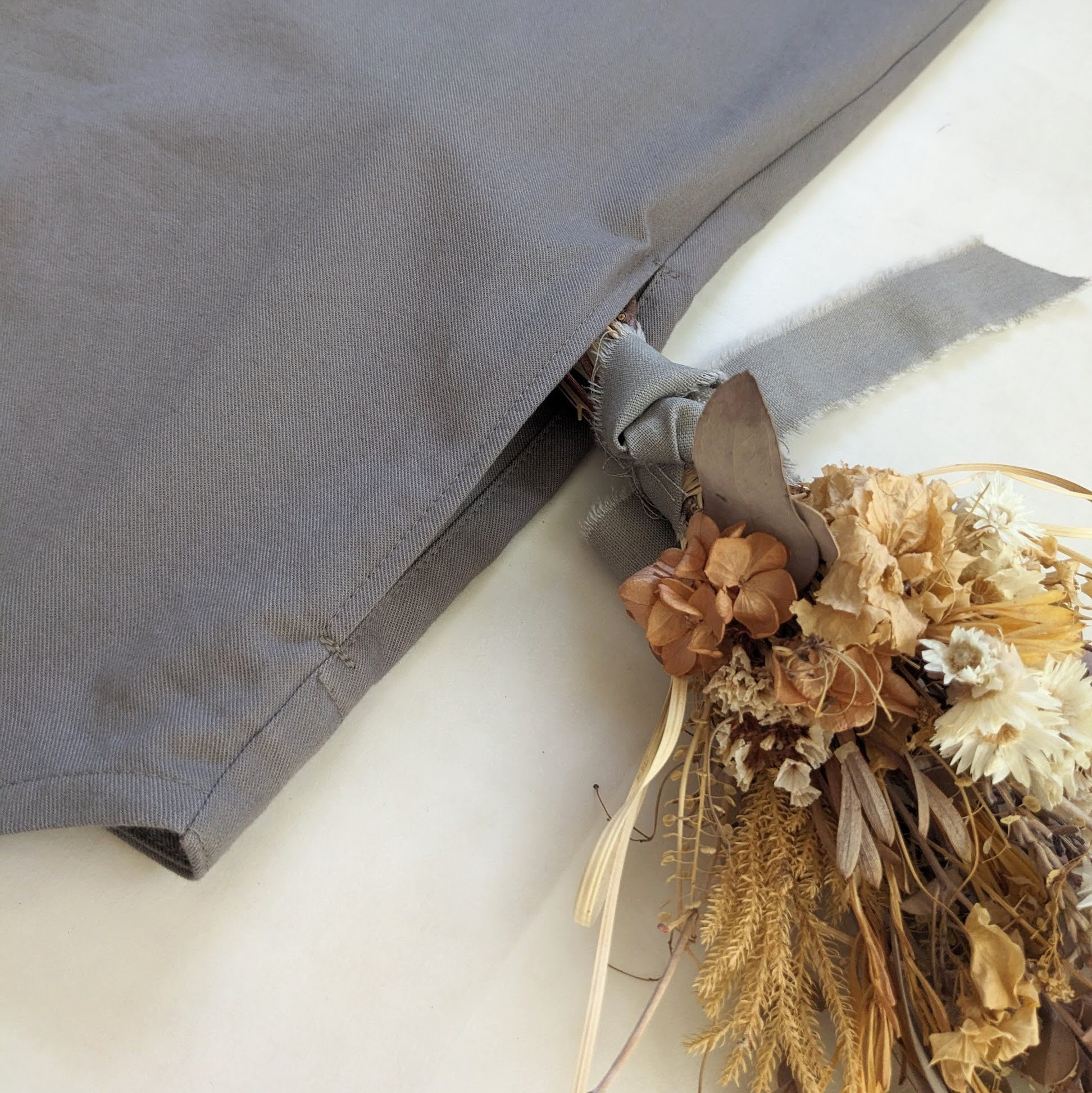 大人のためのサロペットスカート（グレー　コットンツイル）