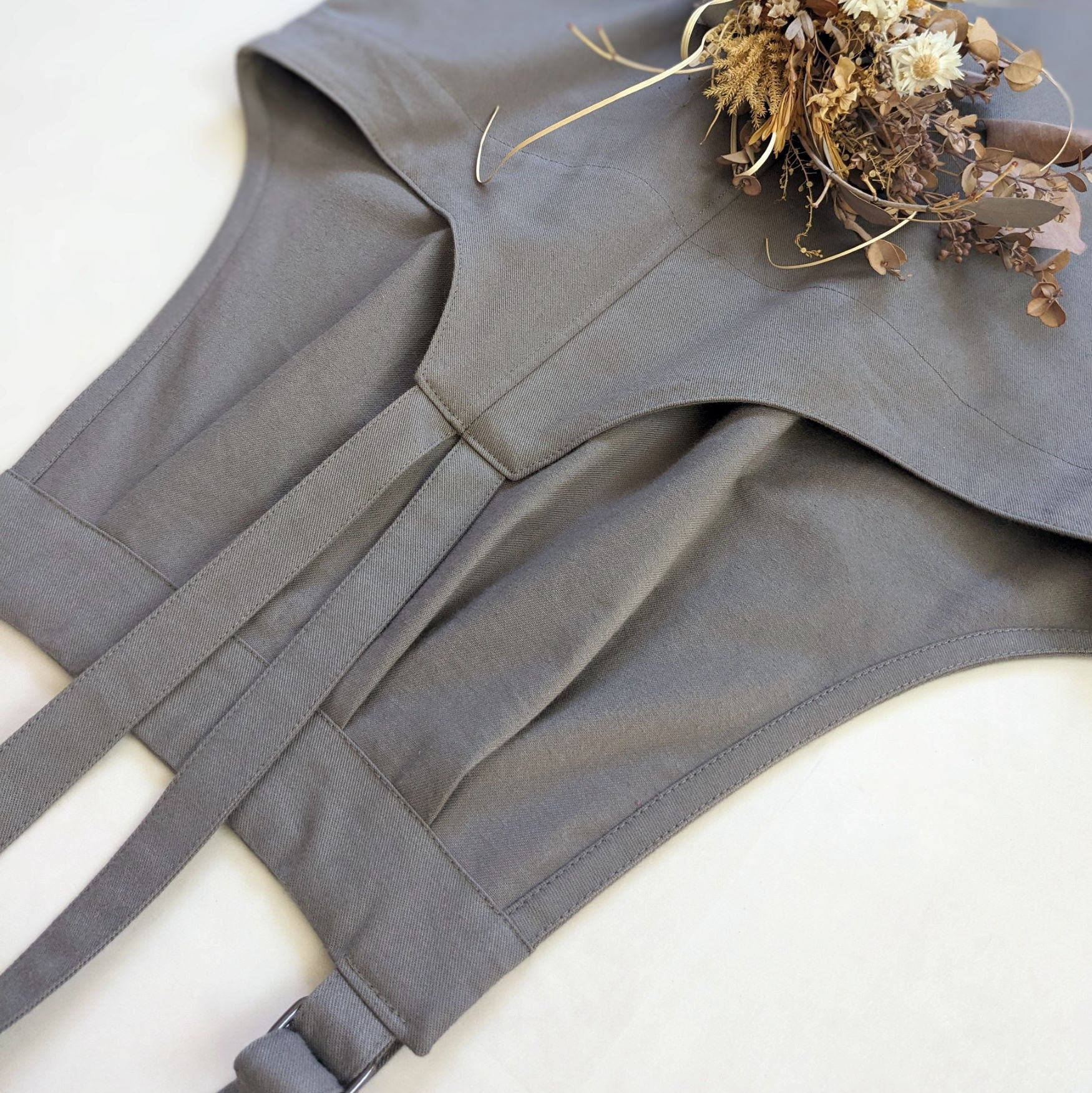 大人のためのサロペットスカート（グレー　コットンツイル）