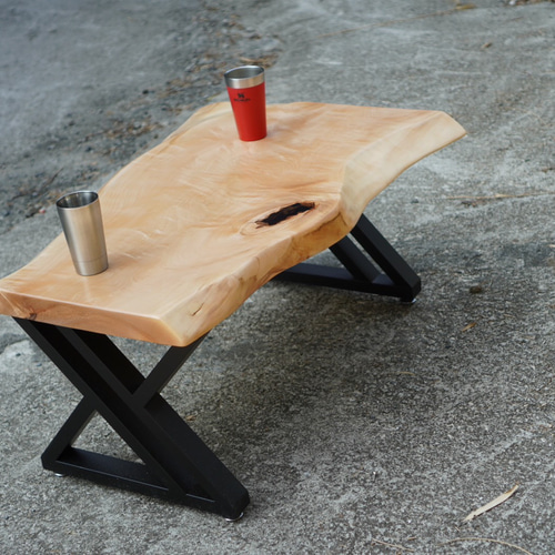 送料無料】栃の耳付き一枚板テーブル ローテーブル・リビングテーブル