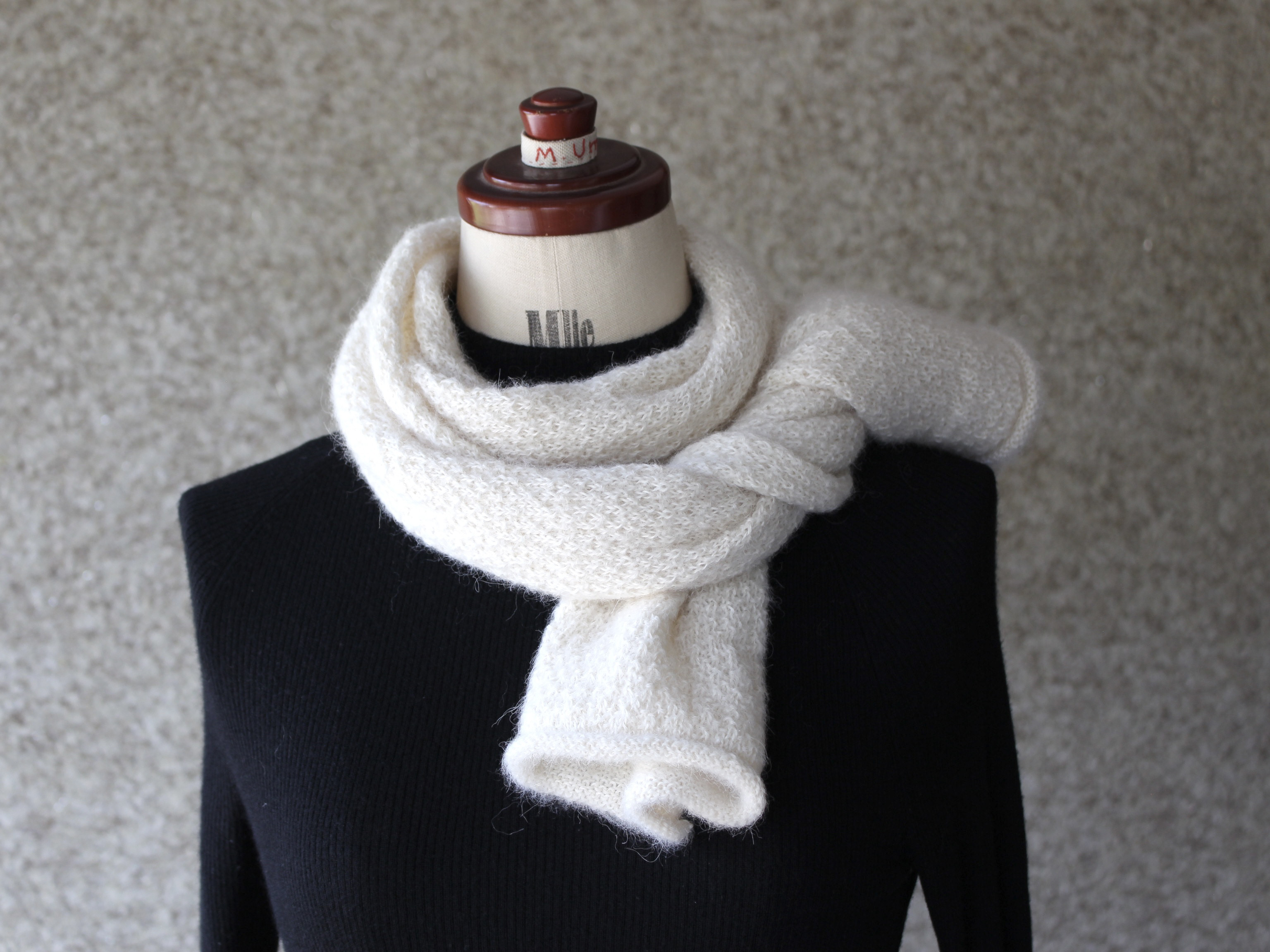 ベビーアルパカのマフラー  ＊レースのような細かい模様＊