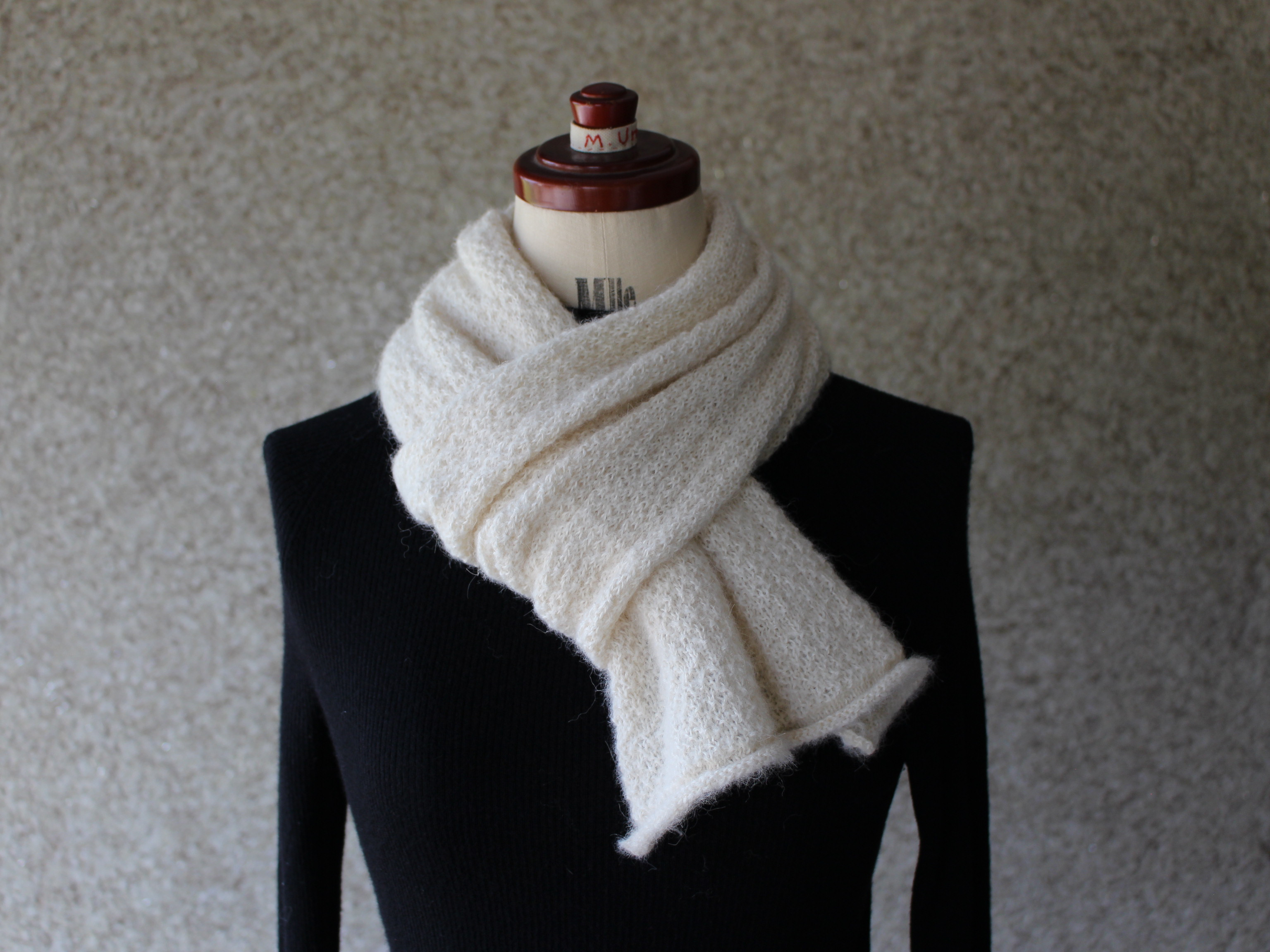 ベビーアルパカのマフラー  ＊レースのような細かい模様＊