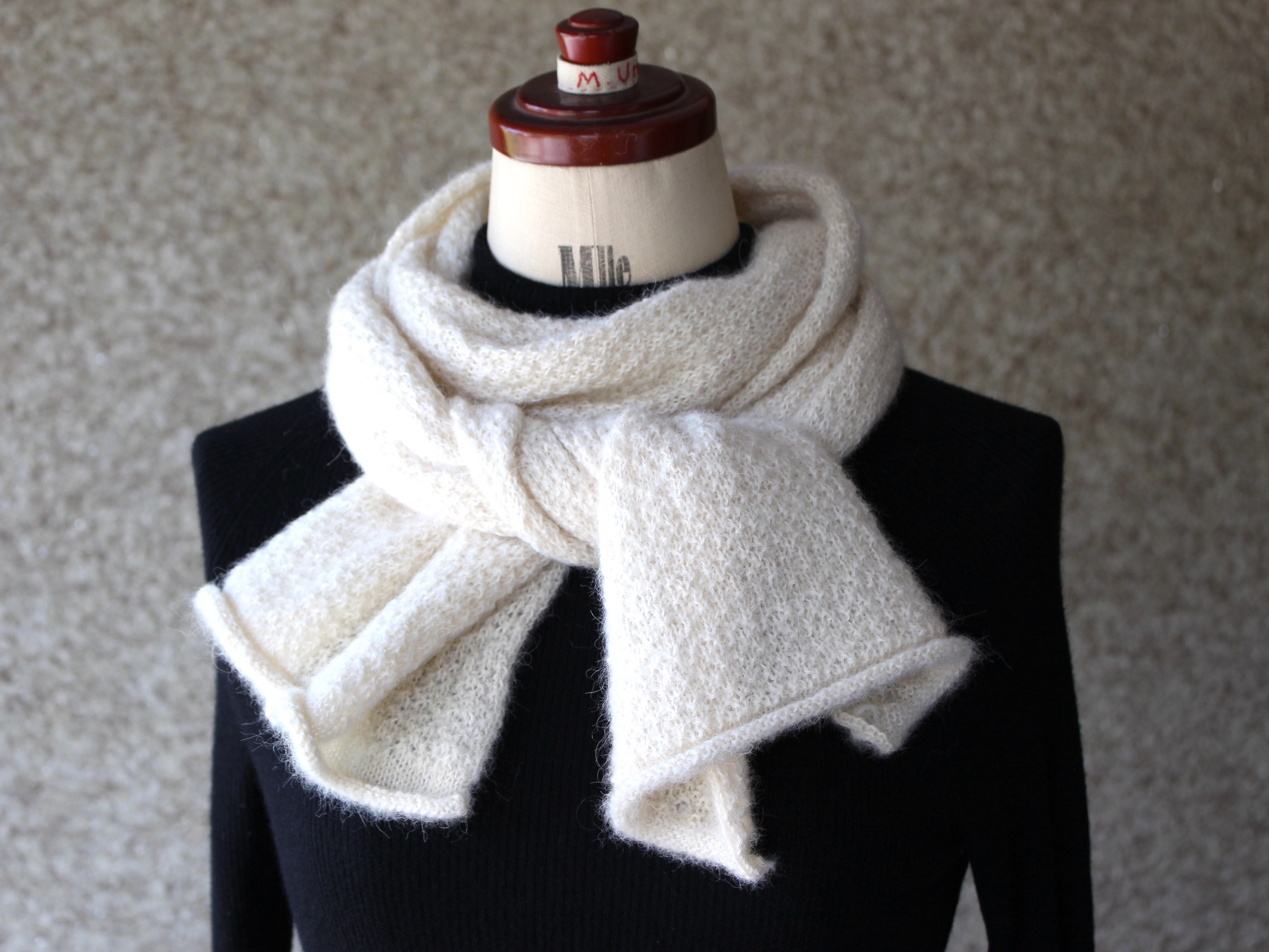 ベビーアルパカのマフラー  ＊レースのような細かい模様＊