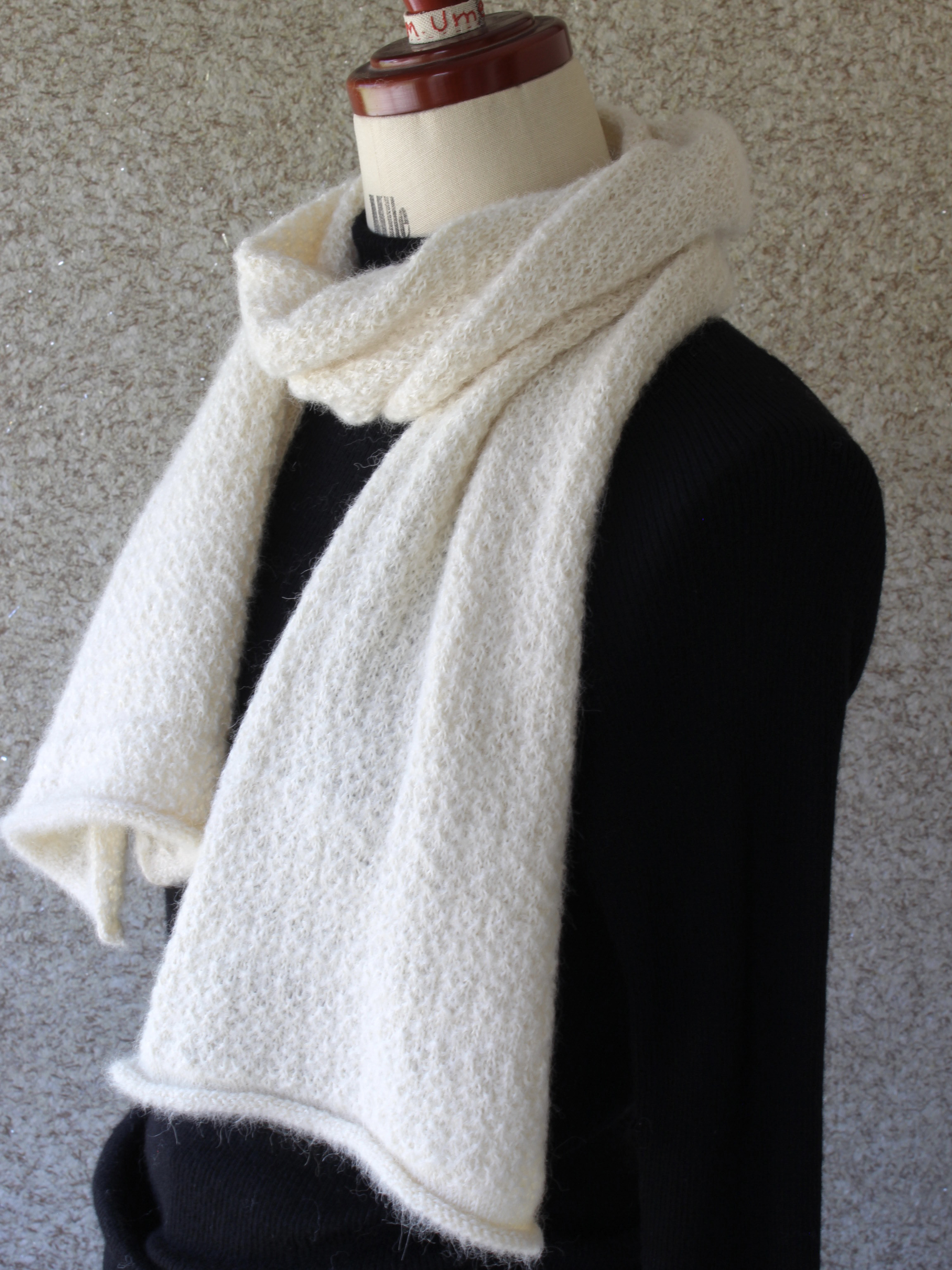 ベビーアルパカのマフラー  ＊レースのような細かい模様＊