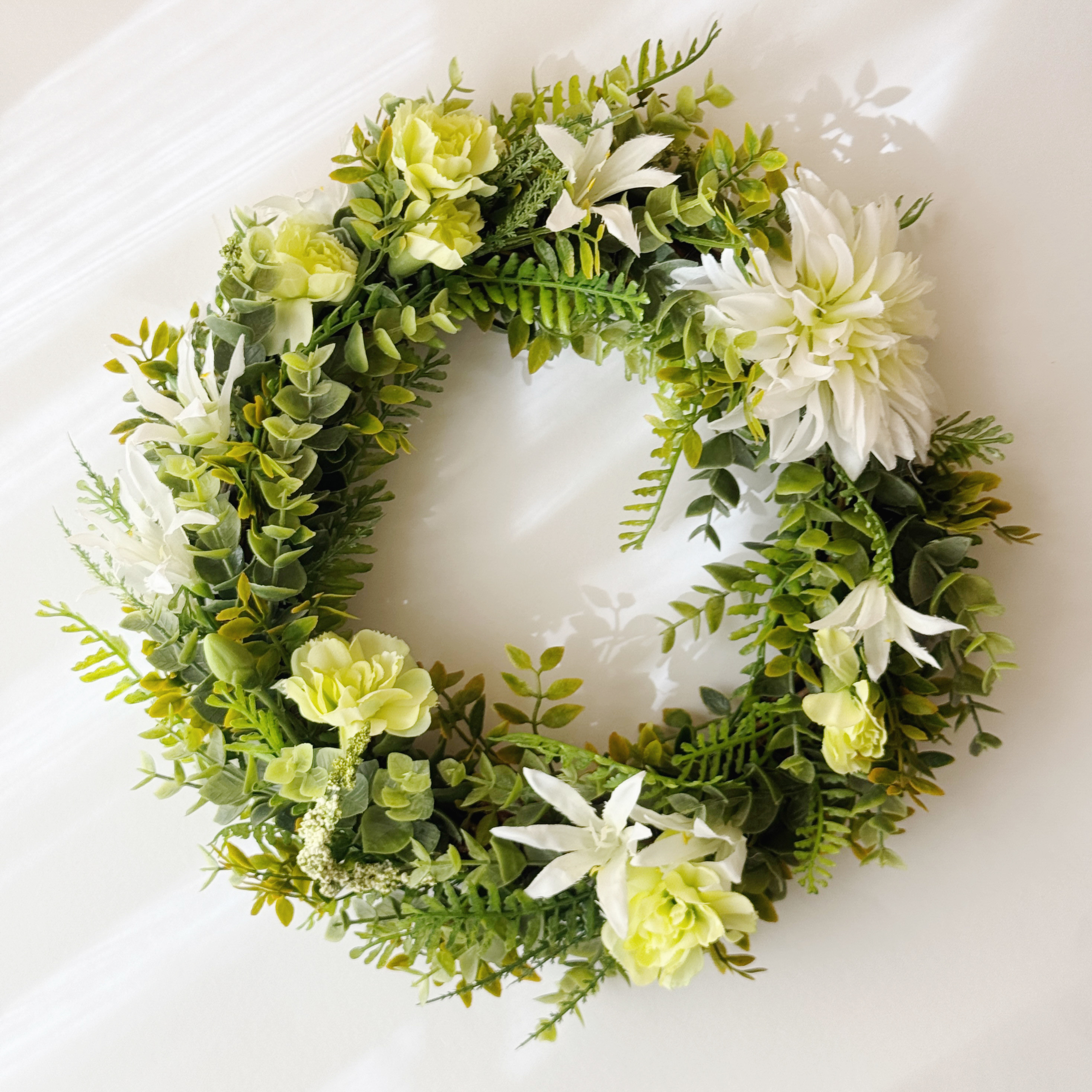 ホワイトとグリーンの田園リース | 造花 | アーティフィシャルフラワー | プレゼント | インテリア | 模様替え
