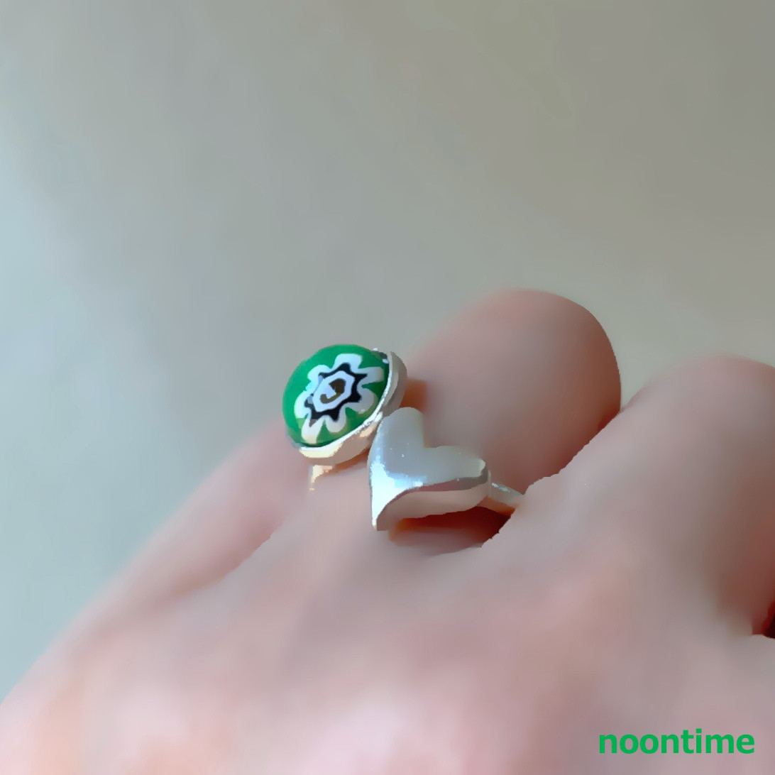 ヴェネチアンガラスとハートのシルバーリング