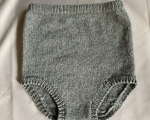 【手編み】毛糸（wool100%）のパンツ 手編み毛糸のパンツ Mサイズ 丈長タイプ メリノウール、アルパカ入り