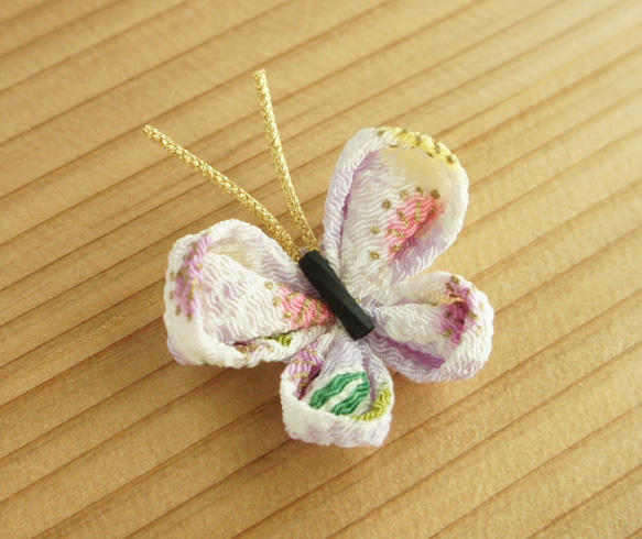 つまみ細工 ちりめん 蝶々 ブローチ ちりめん金彩 ブローチ clover 
