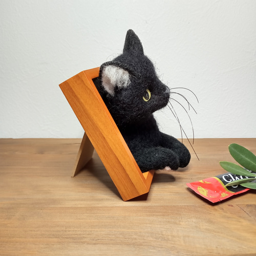 ほっこり♡猫の見える窓】黒猫ver.【羊毛フェルト】【猫】【フレーム