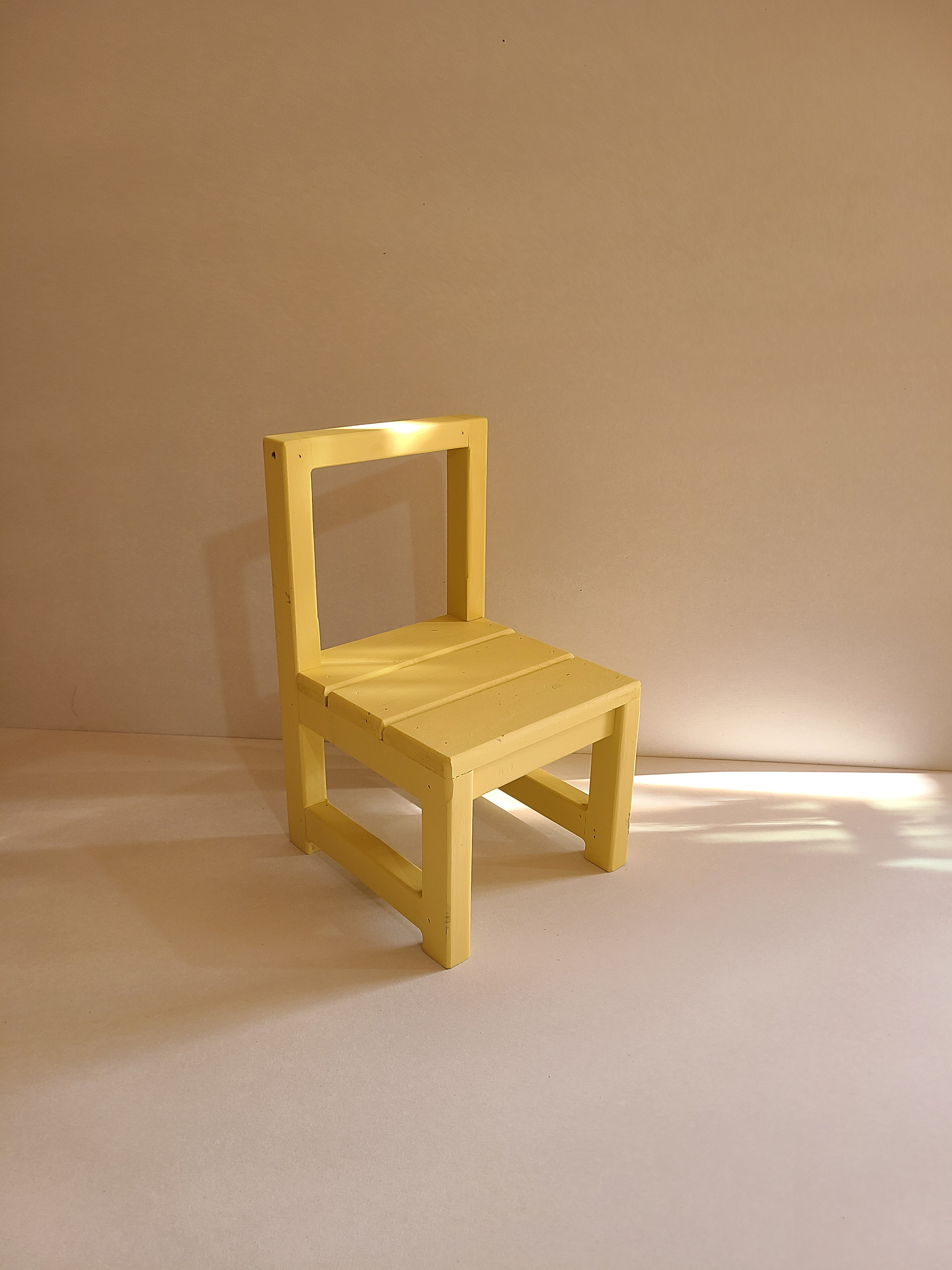 可愛いイス　レモンイエロー 6,864円