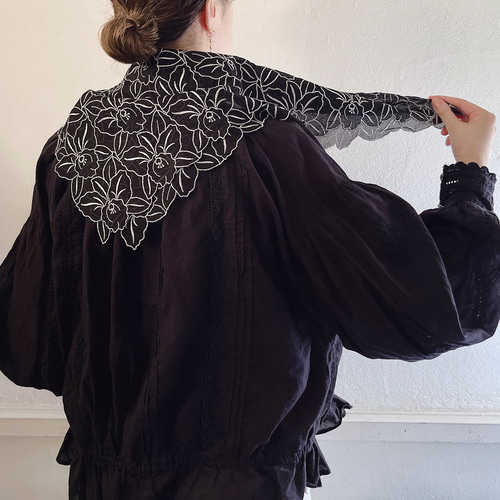 【エンブロイダリーレース】ハンドメイド エンブロイダリーレースミニスカーフ（BLACK * WHITE Embroidery