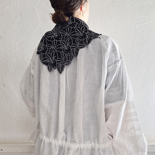 エンブロイダリーレースミニスカーフ（BLACK * WHITE Embroidery