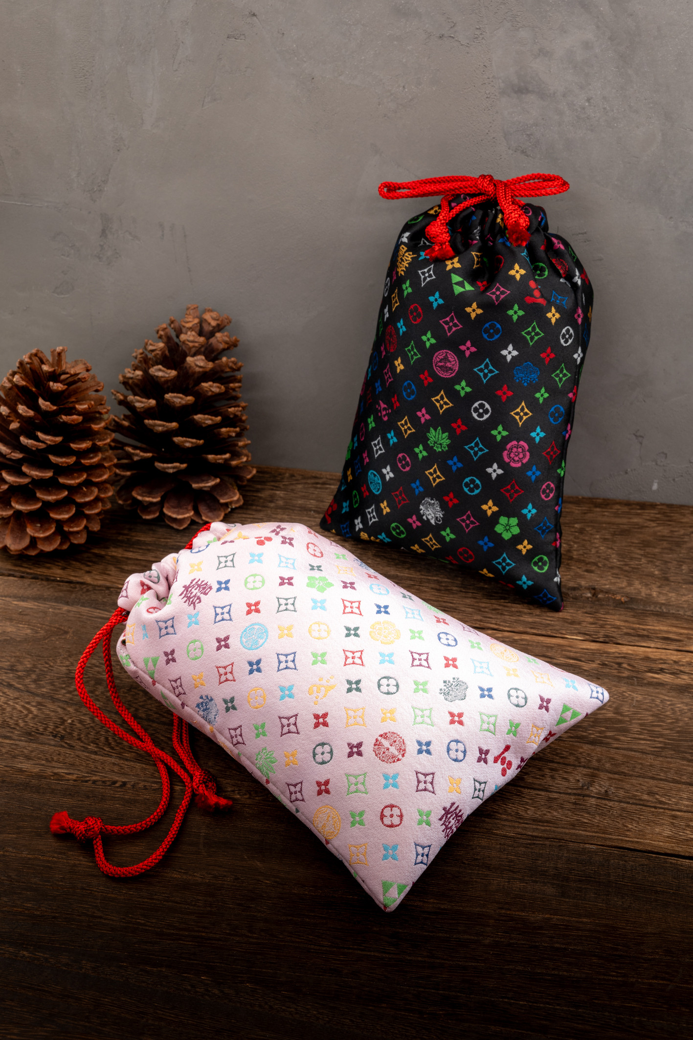 御朱印帳袋(御城印帳袋)　モノグラム柄(淡いピンクバージョン)