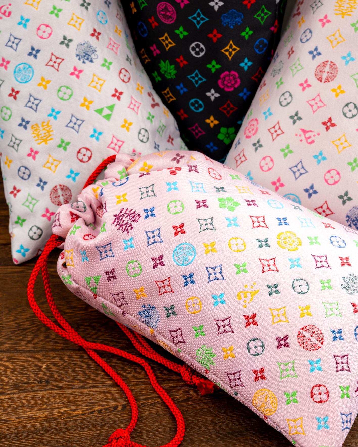 御朱印帳袋(御城印帳袋)　モノグラム柄(淡いピンクバージョン)