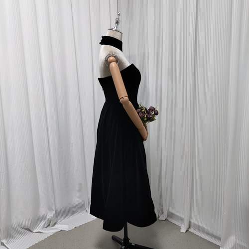 送料無料！パーティードレス ブラック ビロード ミモレ丈 ベアトップ  