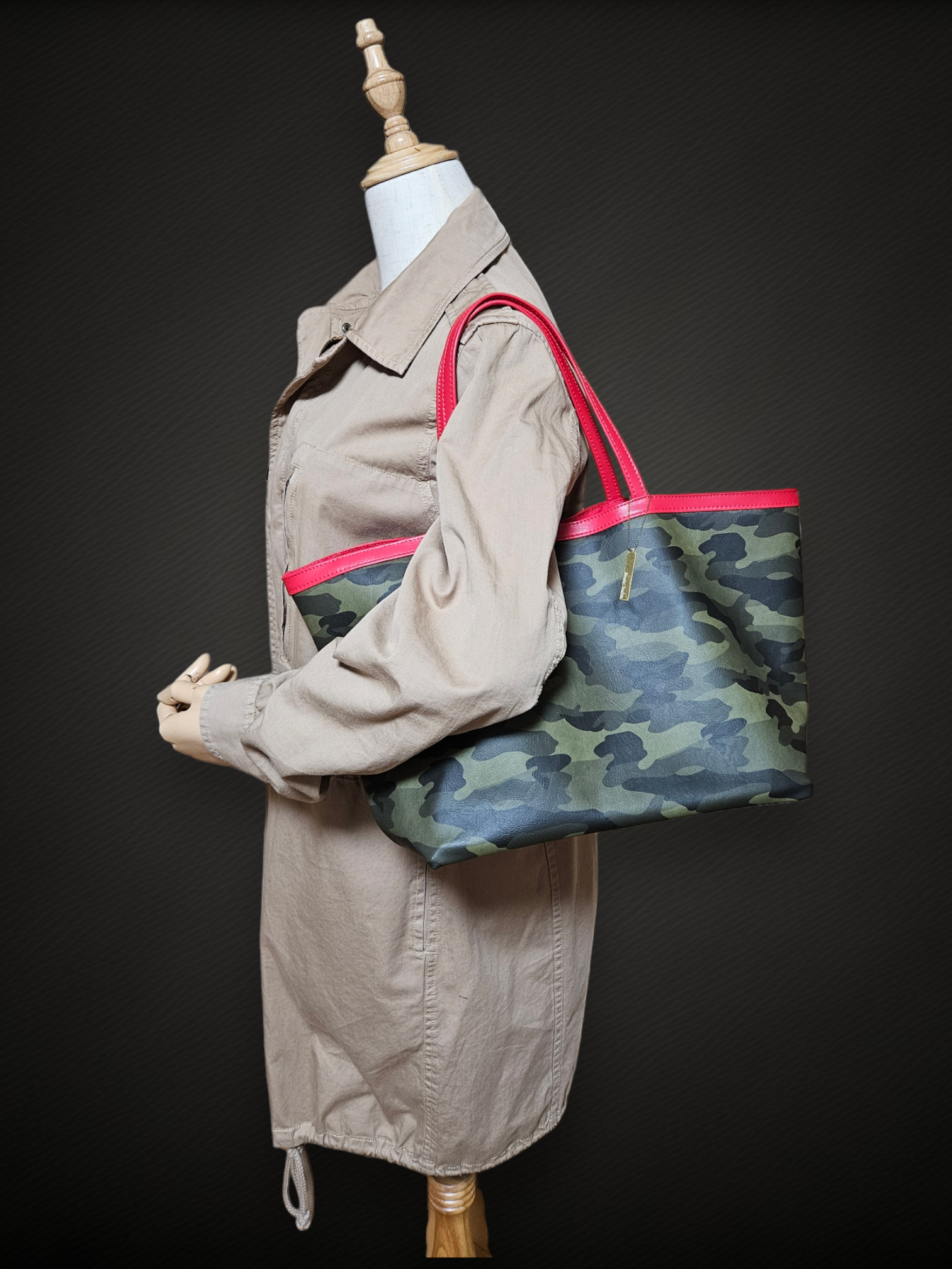 カモフラージュ柄のトートバッグ　Ｌ