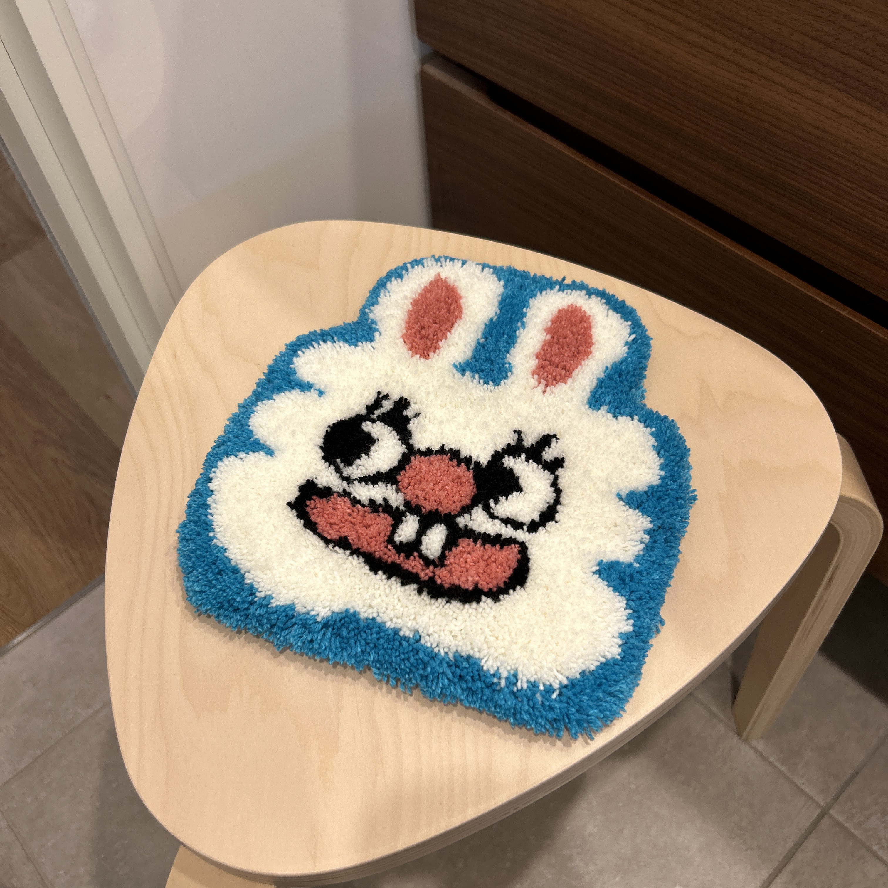 新作】 【送料無料！】タフティング うさぎ ミニラグ インテリア