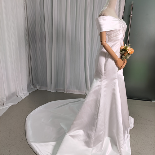 エレガントオフショルダー結婚式ドレス 送料無料！ウェディングドレス オフショルダー エレガント