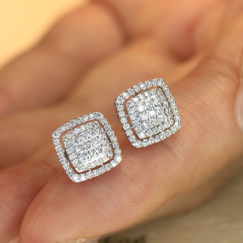 計0.5ct k18 18金　天然ダイヤモンドピアス 天然ダイヤモンドピアス0.5ct k18 ピアス（スタッド・一粒