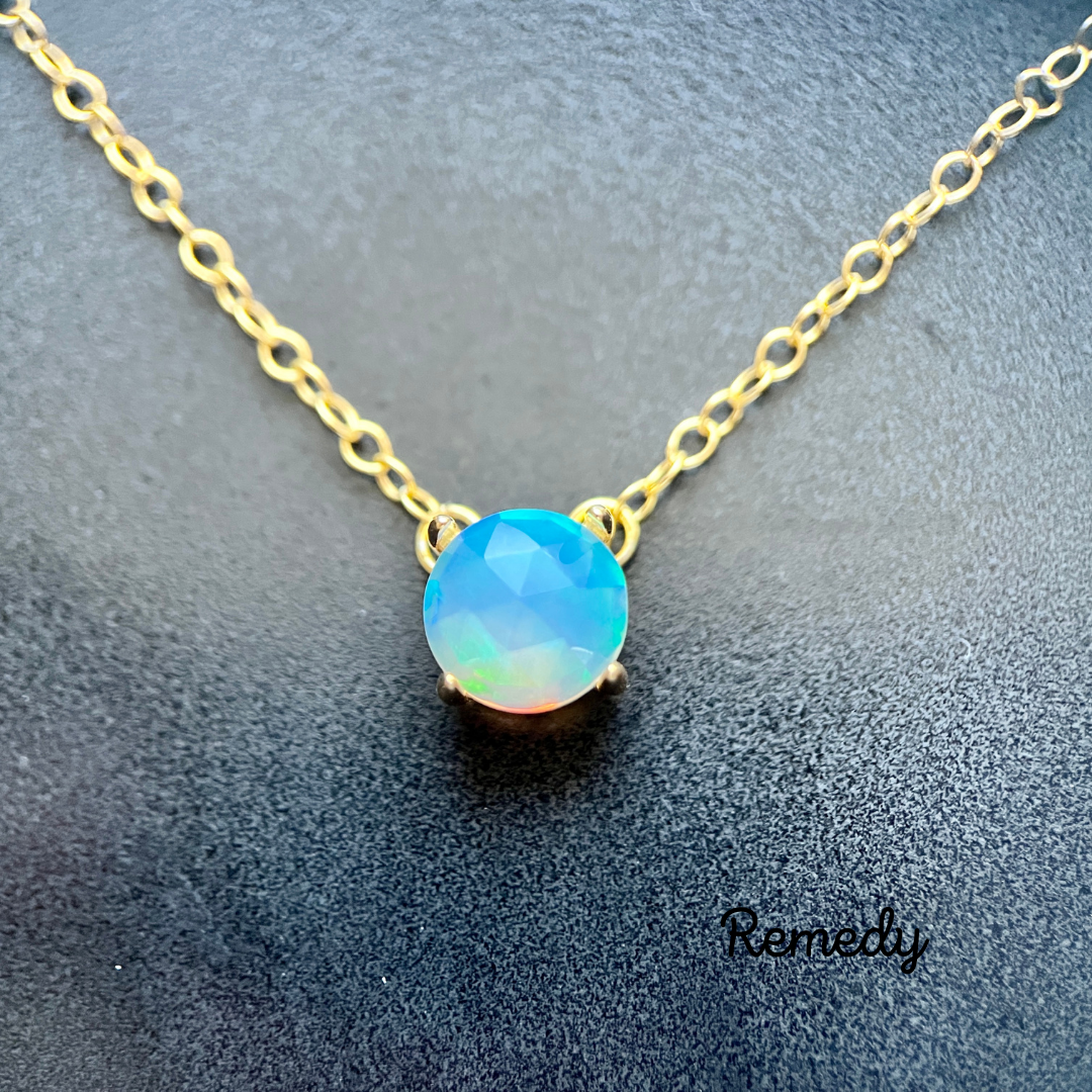 【ドゥーエ】ローズカットオパールの一粒ネックレス（8mm）〜silver925/18KGP　10月誕生石