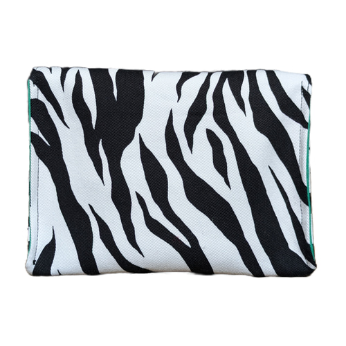 ブラック×ホワイト ゼブラ柄のマチ付きポーチ ポーチ atelier am3:00