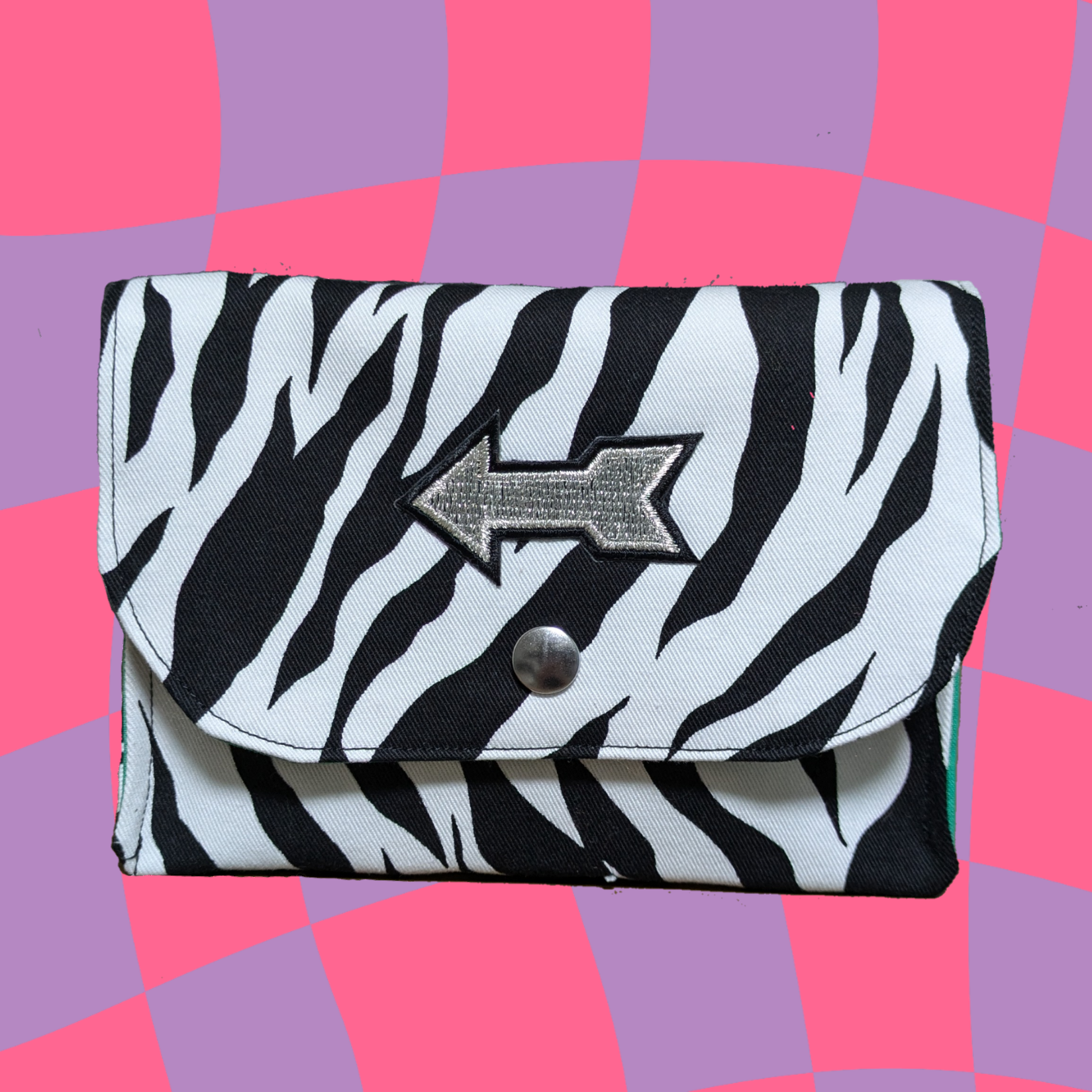 ブラック×ホワイト ゼブラ柄のマチ付きポーチ ポーチ atelier am3:00