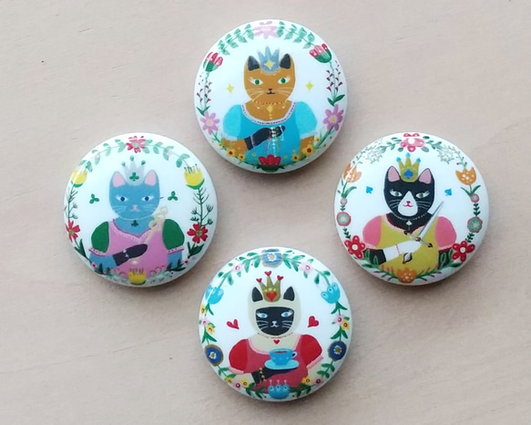 ねこクイーン缶バッジ４個セット　２５ｍｍ 1枚目の画像