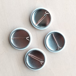 ねこクイーン缶バッジ４個セット　２５ｍｍ 2枚目の画像