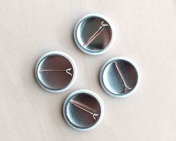 ねこクイーン缶バッジ４個セット　２５ｍｍ 2枚目の画像