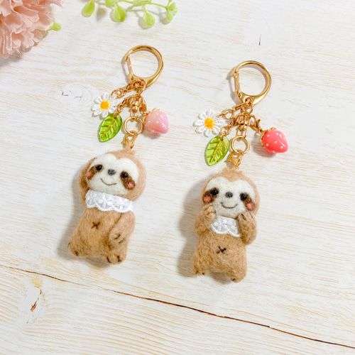 ♡えらべるお顔の赤ちゃんナマケモノ♡羊毛フェルト キーホルダー