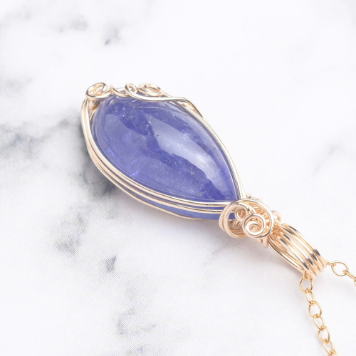 タンザナイト ペンダントトップ ワイヤーラッピング ネックレス 14kgf