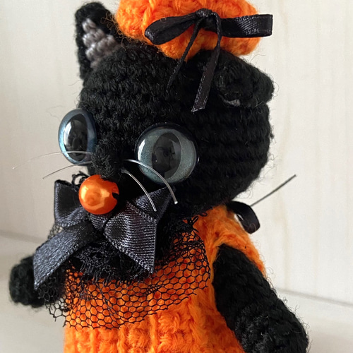 ハロウィンカボチャ衣装の黒猫ちゃん＊手乗りサイズ＊あみぐるみ