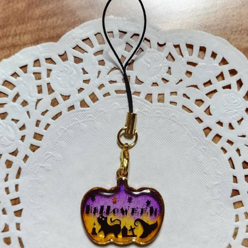 ハロウィン レジンストラップ 黒猫 2-59 その他アクセサリー あんず