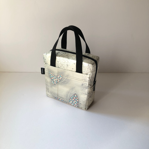 ⭐️帯リメイク ミニボストンバッグ シルバーカラー 蝶々柄刺繍