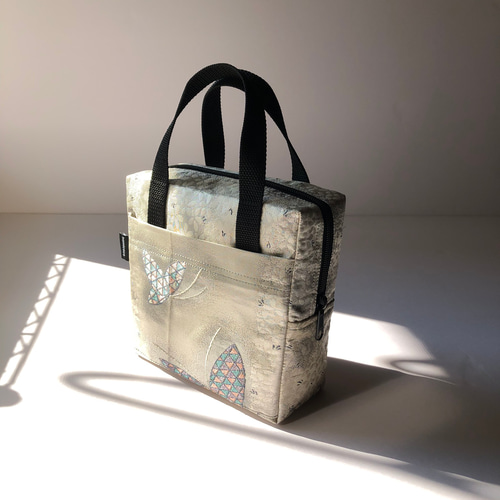 ⭐️帯リメイク ミニボストンバッグ シルバーカラー 蝶々柄刺繍