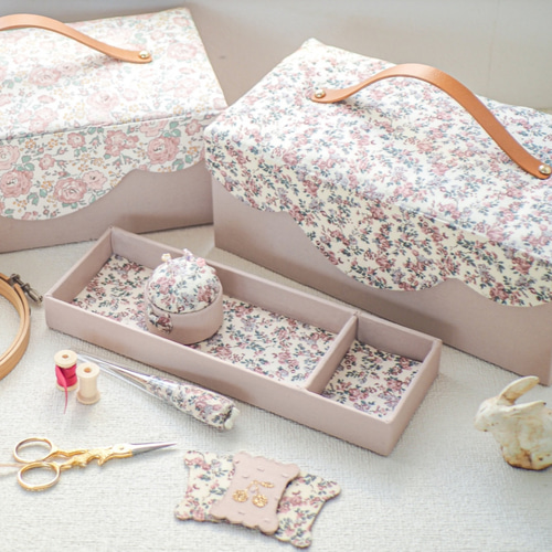 フリル&レース 薔薇 サテン生地 ピンクベージュのティッシュ フリル&レース 薔薇 サテン生地 ピンクベージュのティッシュ