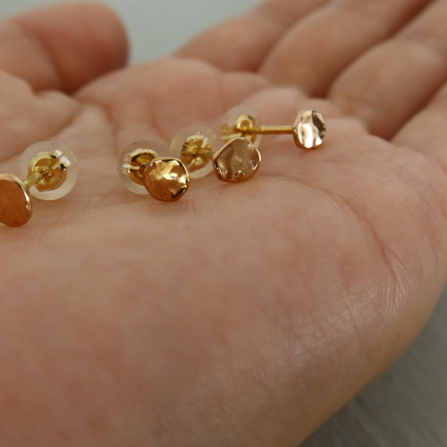 ずっとそばに〜 K18Petitピアス【Mサイズ】18金 小さいピアス 片耳販売