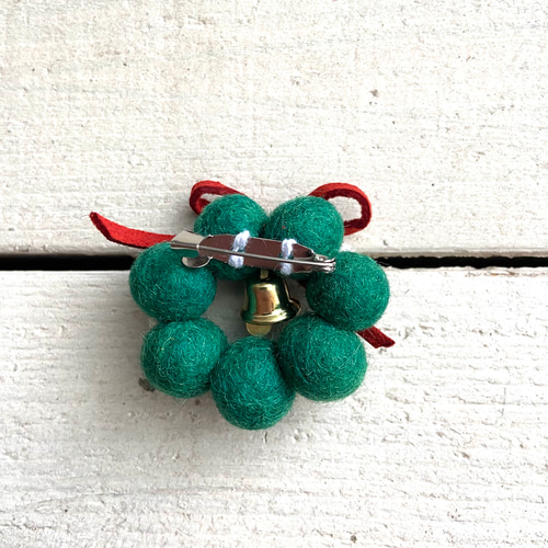 オリジナル 羊毛 フェルト クリスマス リース ブローチ ハンドメイド