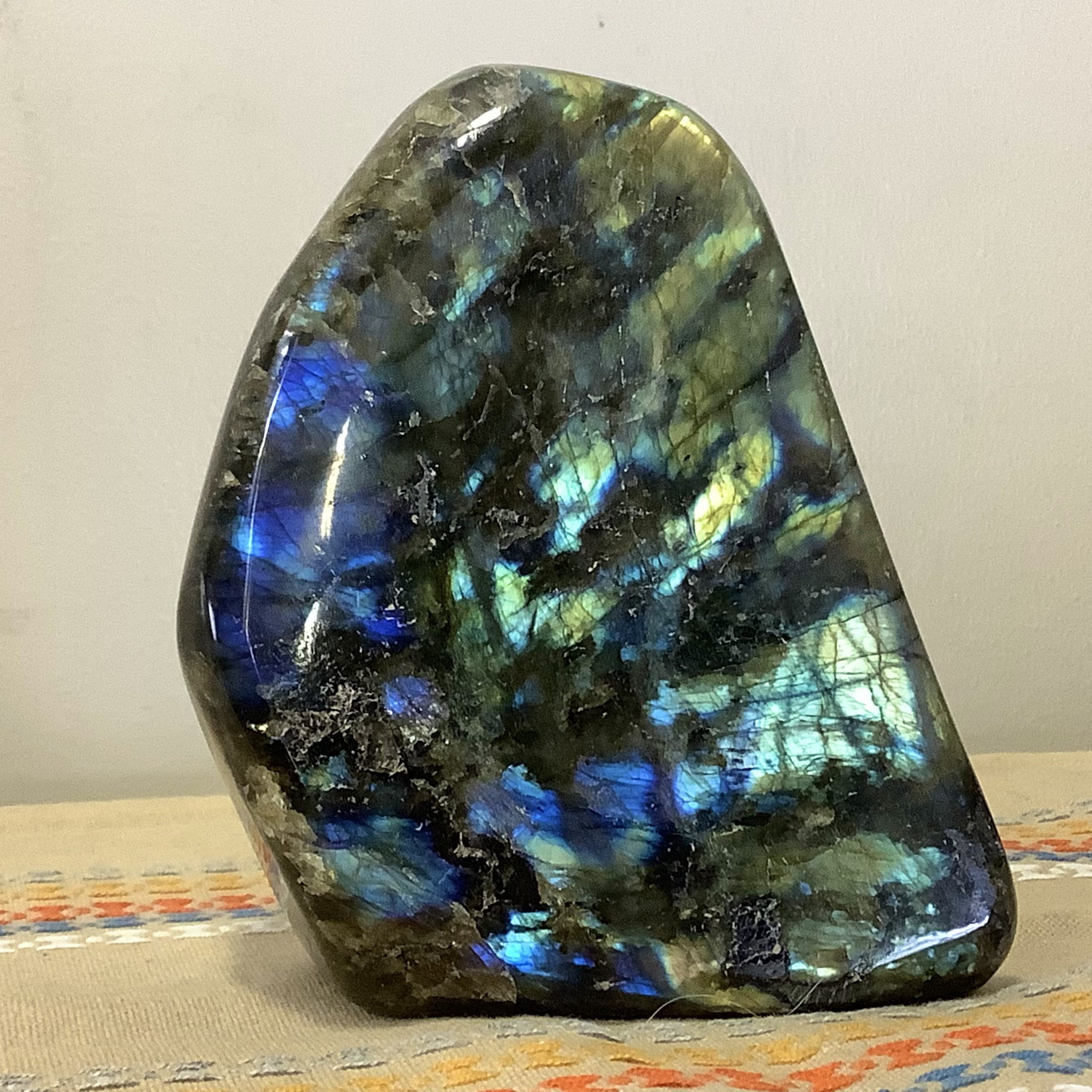 ラブラドライト 原石　特大　置物 ラブラドライト原石』(特大) - 国内外の優れた伝統工芸品・美術工芸品