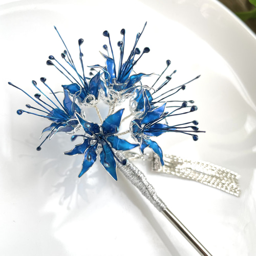 青い彼岸花の簪 ＊一本簪 ＊ディップフラワー ＊アメリカンフラワー  