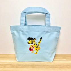 感謝価格　SALE お弁当トートバッグ　お散歩バック　人気　ハンドメイド K-25②】手刺繍お散歩ミニトートバッグS（インコB） | Rangeen