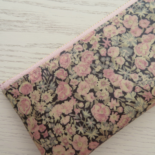 リバティ ラミネート 中身が見えるペンケース チャイブ・スモーキーピンク リバティ ラミネート チャイブのペンケース*スモーキーピンク*20cm