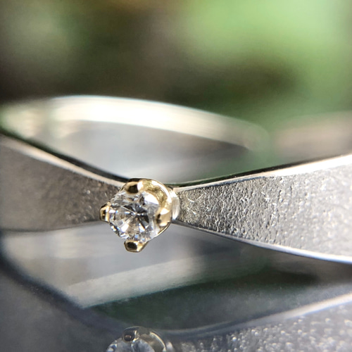 澄み渡る無垢な煌めきダイヤモンドソリテールリング シルバー ゴールド